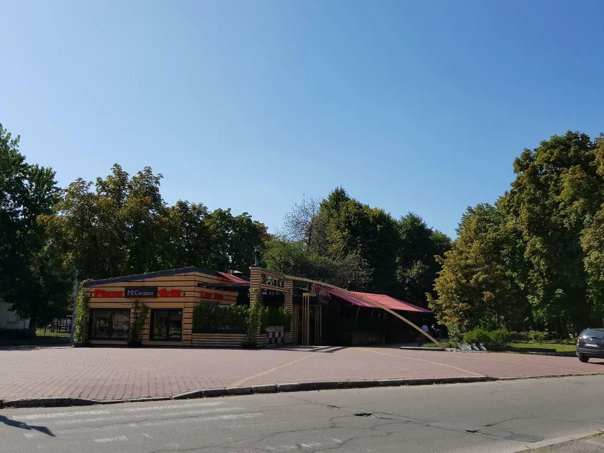 Sunflower Apartment Near Kiev Airport & Railway Station & Center City!